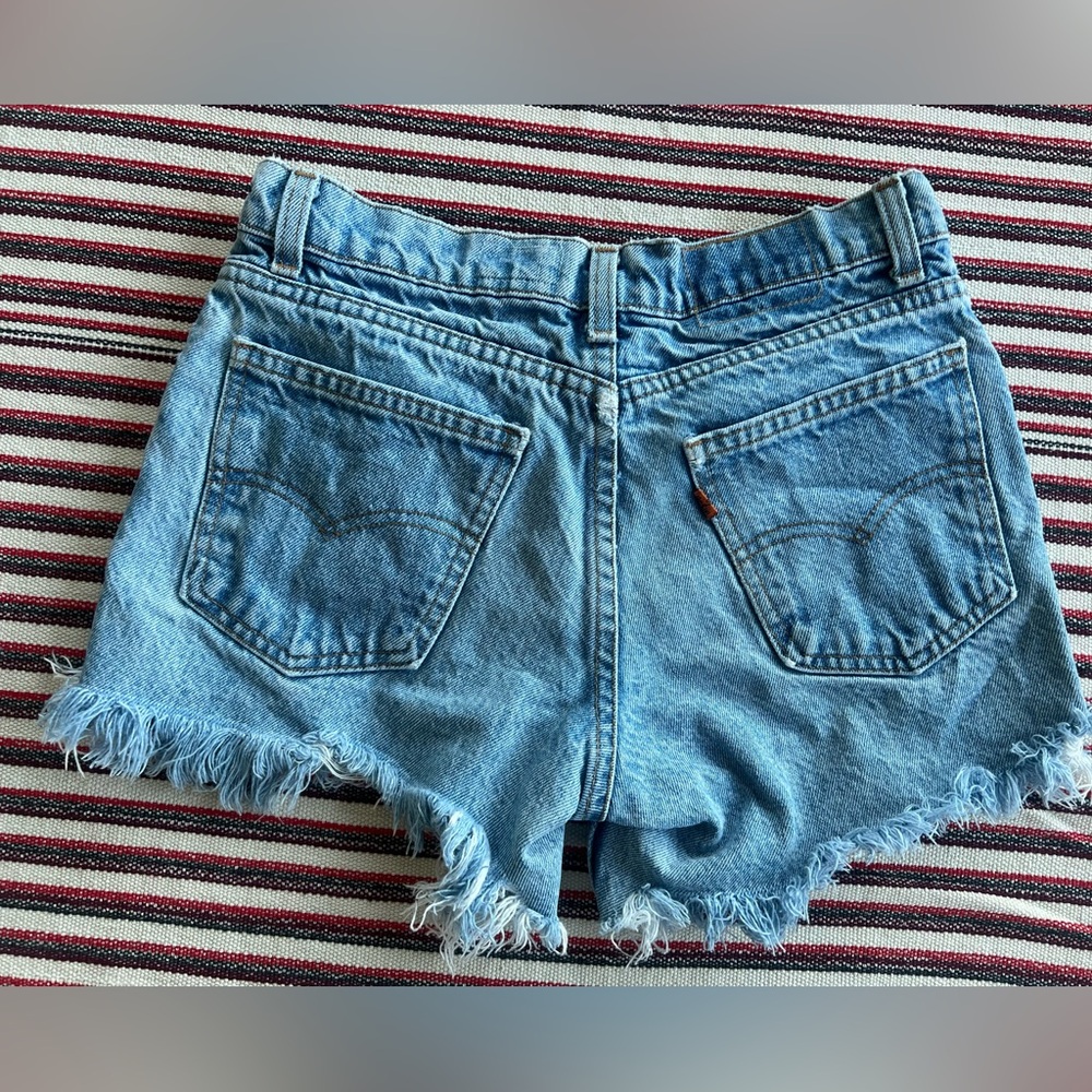 Authentic Vintage Levi’s Orange Tab Denim Cut-Off Jean Shorts 26/27